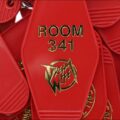 ロンドンのパンクロック・トリオ Dream Wife、ニューシングル「Room 341」をリリース！