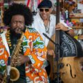 Kamasi Washington、NPR Music の人気企画 Tiny Desk Concert に出演したパフォーマンス映像が公開！